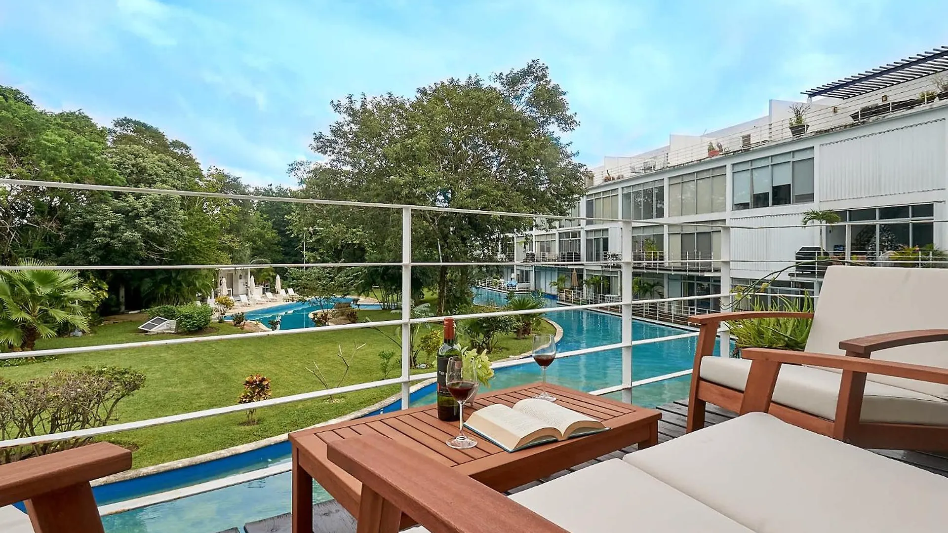 Апартаменты Tranquil Stay With Pool Private Terrace And Bbq Плая-дель-Кармен